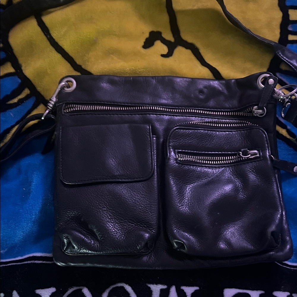 Sleek Black Leather Shoulder Bag
